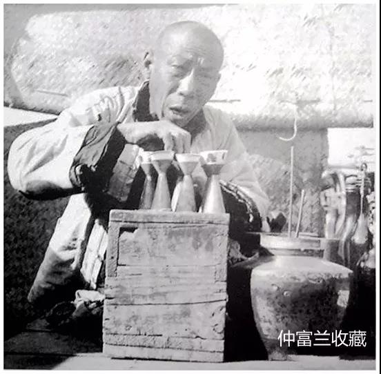 1930年代北平街头的酤酒小贩